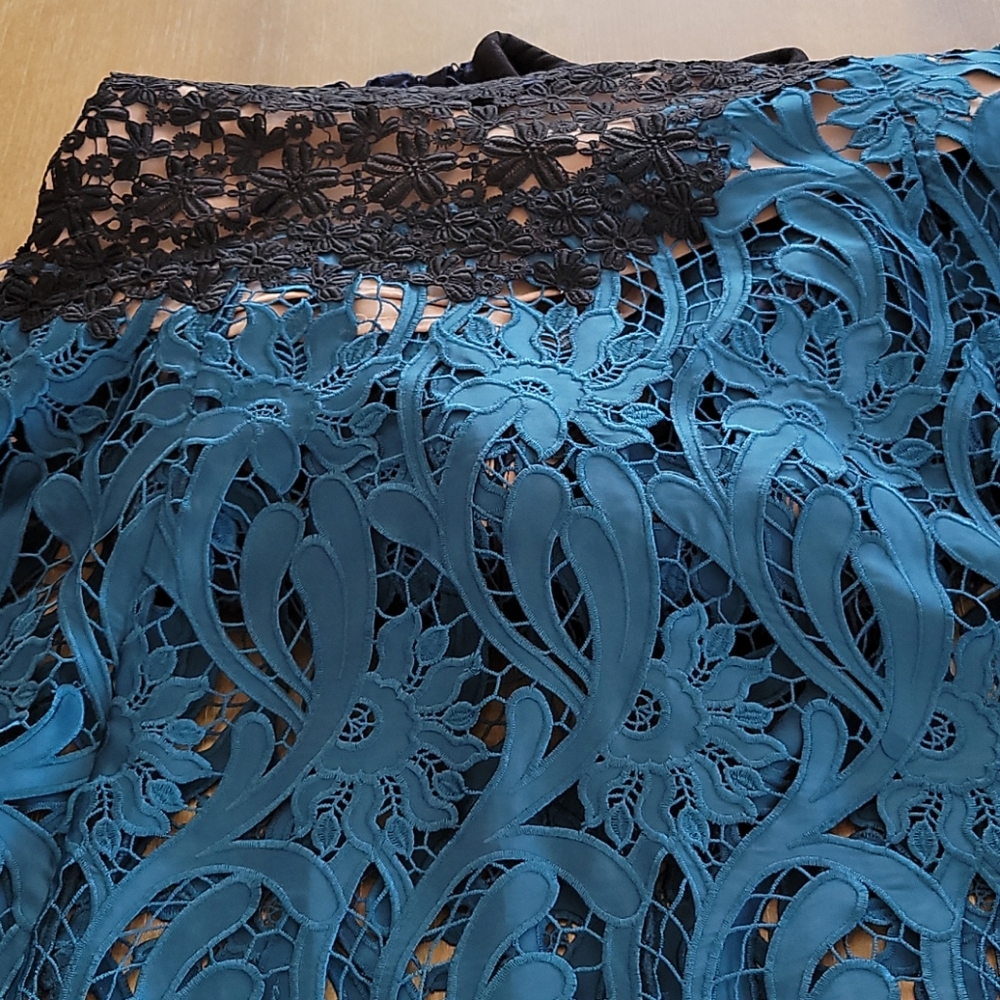 BEAUTIFUL SELF - PORTRAIT LACE FLOWER DRESS - Picture 9 of 16